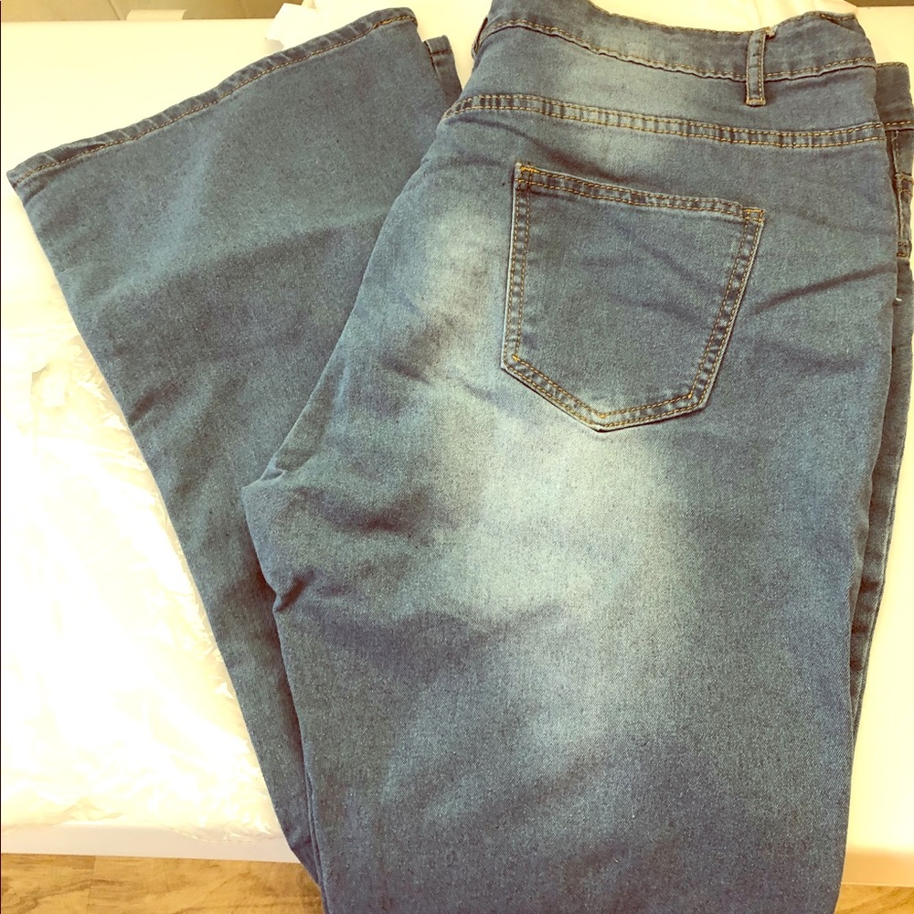 Women’s bottom flare jeans